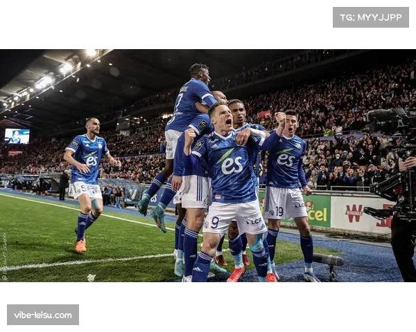 巴黎惊险逼平斯特拉斯堡连追两球续写不败传奇彰显豪门韧性